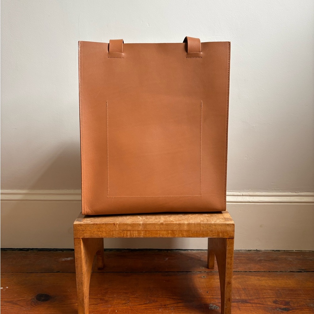 Eileen Fisher Vegetable Tanned Italian Leather Tote Bag - Picture 3 of 16